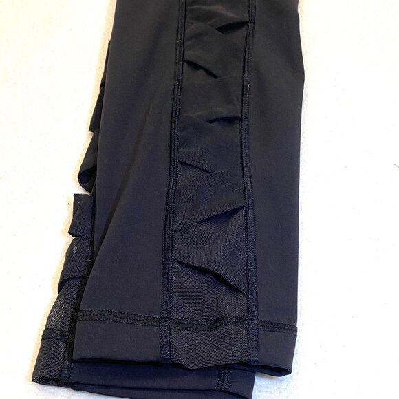 lululemon athletica black high rise leggings with mesh sides - Picture 2 of 4